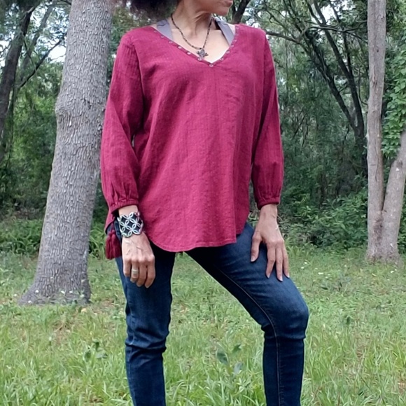 Hollister Tops - HOLLISTER Burgundy Grommet & Tassel Blouse